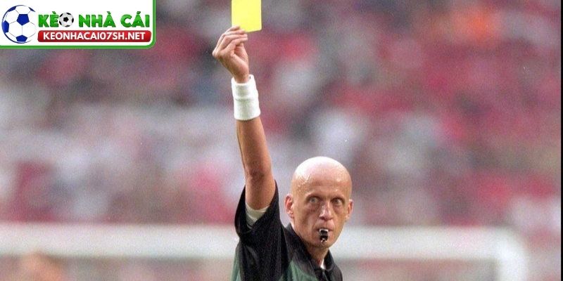 Khái quát kèo thẻ phạt dưới cách tiếp cận dữ liệu kỷ luật